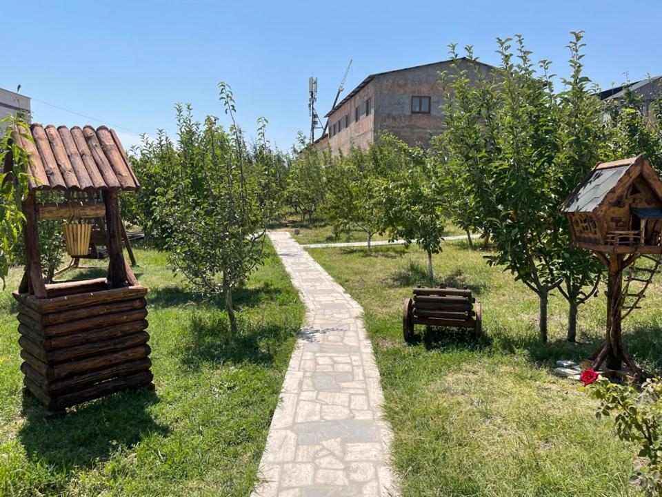 Golden Seconds Hotel Jerevan Exteriör bild
