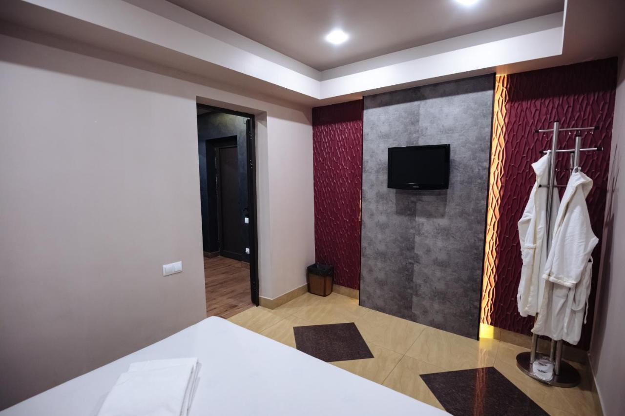 Golden Seconds Hotel Jerevan Exteriör bild
